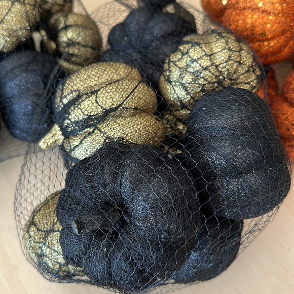 Glittered Halloween 🎃 pumpkins 24   Perfect for bewitching decor - Picture 4 of 4